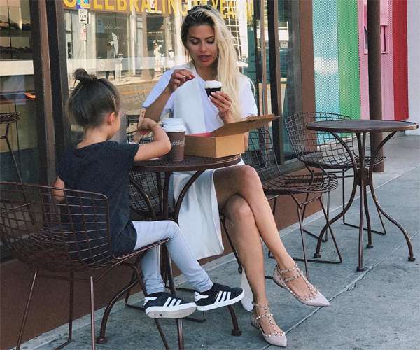 Виктория Боня с дочкой