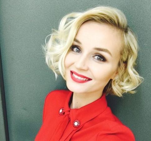 Полина Гагарина выложила в Сеть снимок новорожденной дочки