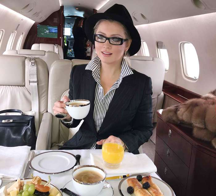 Лена Ленина знает о богачах все