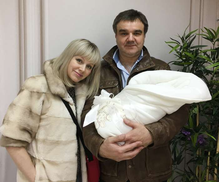 Певица Натали с супругом Александром Рудиным и новорожденным сыном