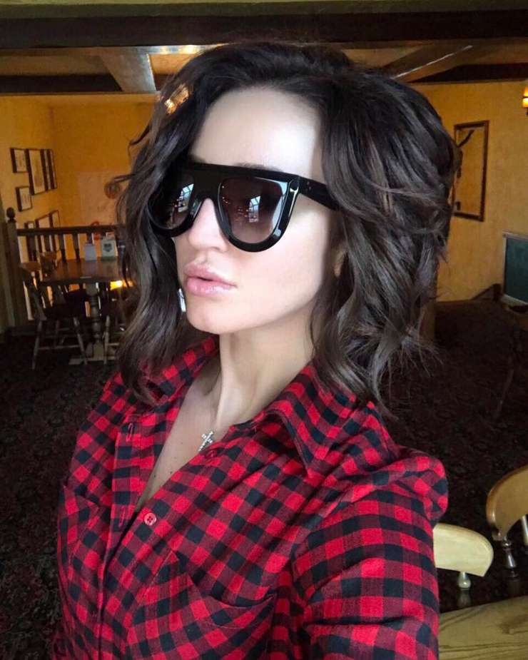 Бузова рекламировала очки в день трагедии