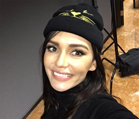 У Ольги Серябкиной на безымянном пальце красуется помолвочное кольцо