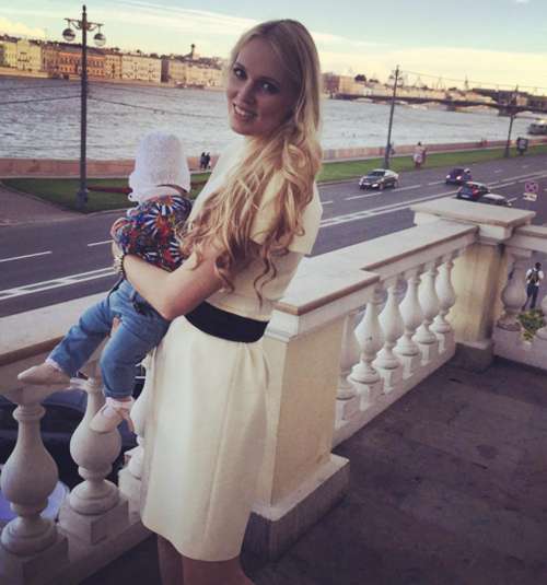 В начале 2016 года Олеся Бословяк родила Кожину дочь