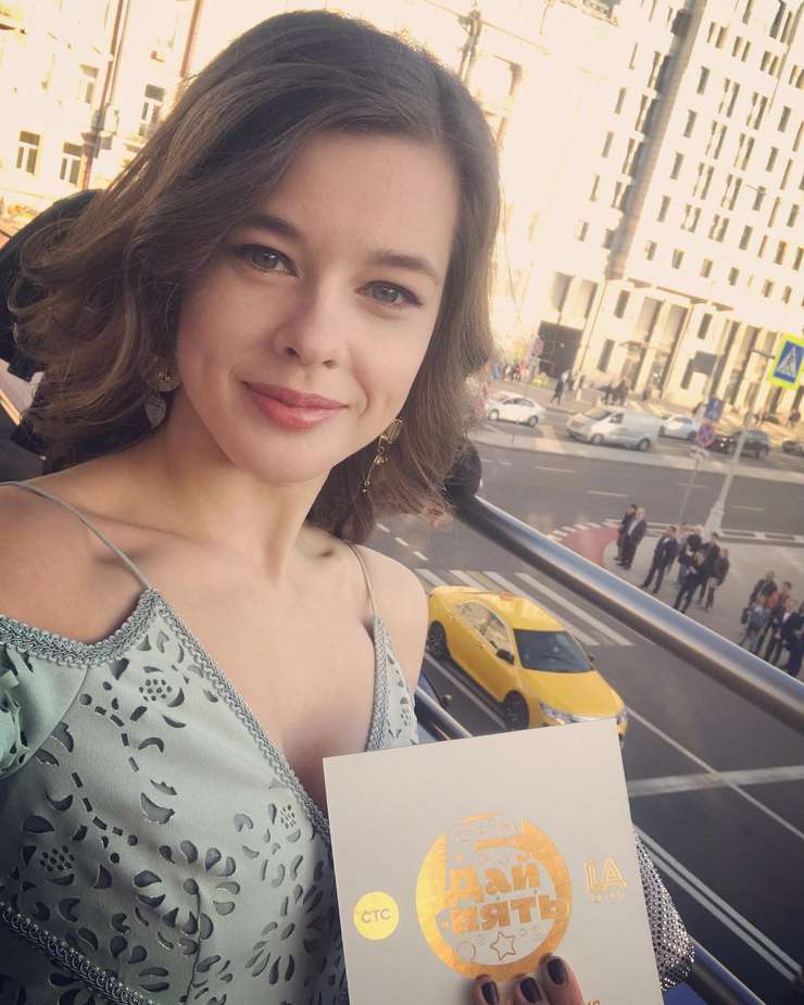 Екатерина Шпица подарила Нагиеву поцелуй Екатерина Шпица подарила Нагиеву поцелуй