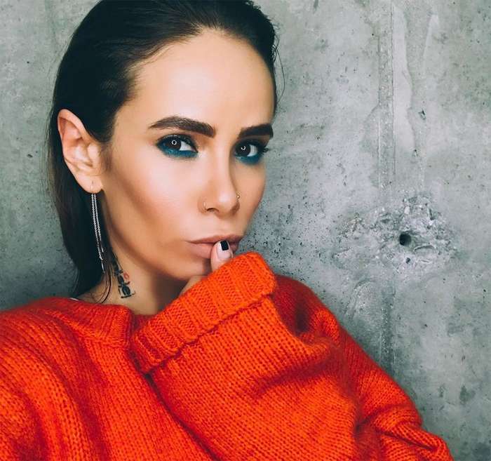 Айза Анохина