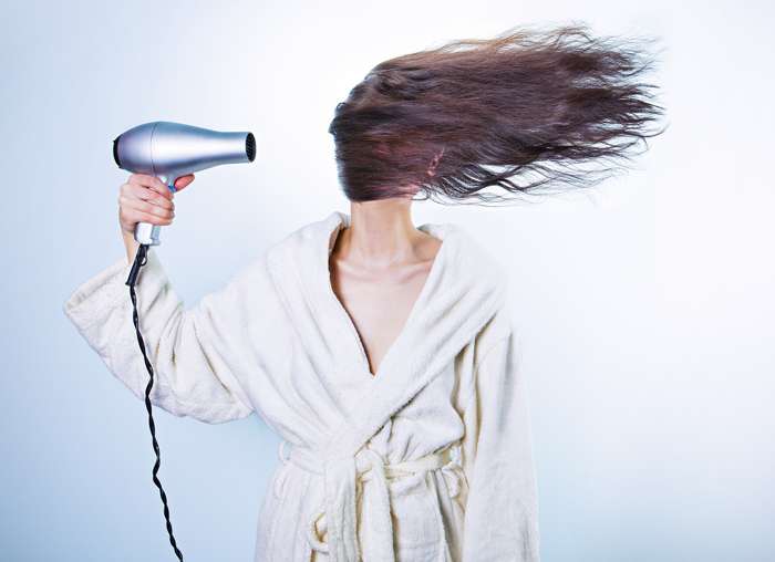 На что обратить внимание, выбирая фен?