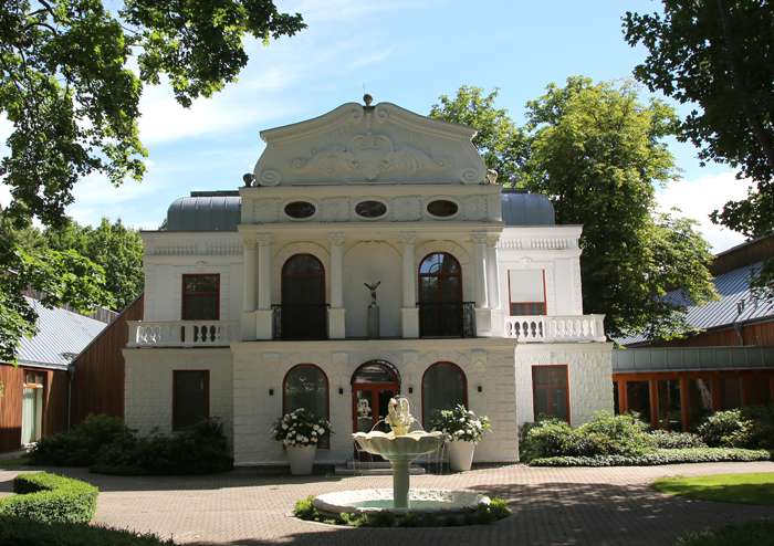 Вилла "Марта", которую Пугачева и Галкин арендовали в прошлом году Вилла Марта, которую Пугачева и Галкин арендовали в прошлом году