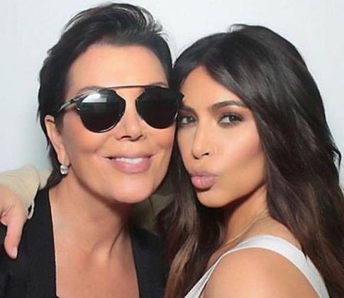 Мать Ким Кардашьян готова забеременеть в 61 год