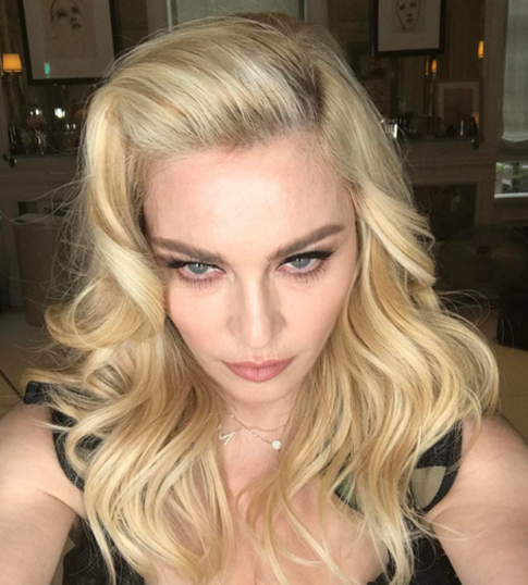 58-летняя Мадонна не побоялась сделать «голое» селфи