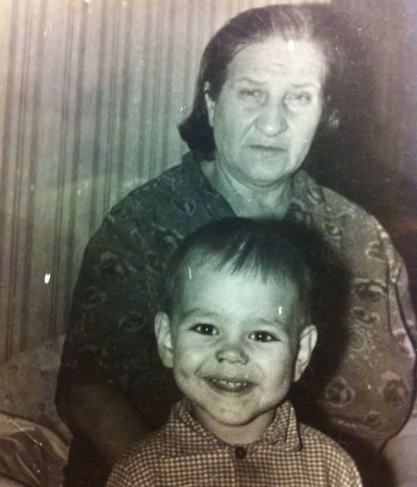 Сергей Губанов с бабушкой Сергей Губанов с бабушкой