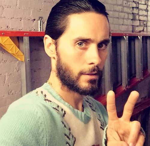 «Я чувствую себя настолько полноценным и состоявшимся, любимым публикой, что не ощущаю потребности в дополнительной любви от конкретной женщины», - признается Лето