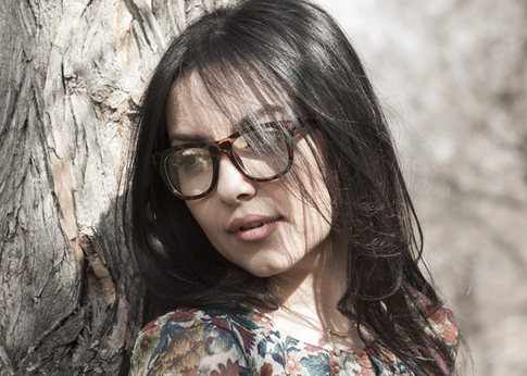 Правила макияжа для женщин в очках