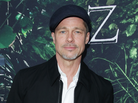 Первая фотосессия Брэда Питта после развода с Джоли вызвала скандал