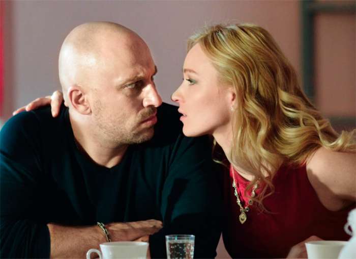 В популярном сериале «Физрук» Анастасия Панина сыграла учительницу литературы