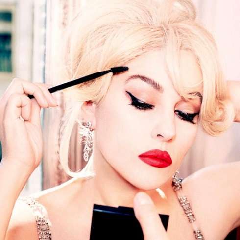 Превращение из роковой брюнетки в шикарную блондинку Превращение из роковой брюнетки в шикарную блондинку