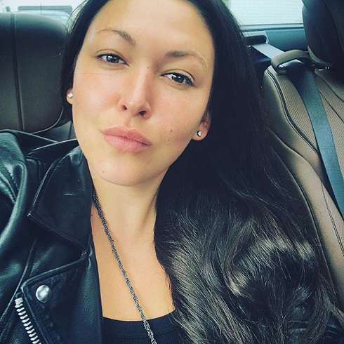 Певица выглядит моложе своих лет