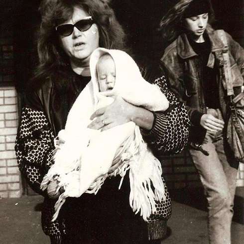 Никита Пресняков на руках у Аллы Пугачевой