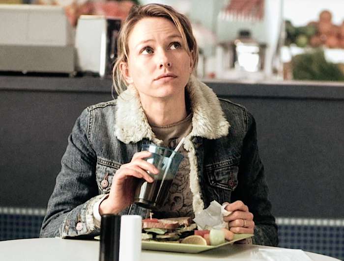 В роли бывшей наркоманки из картины «21 грамм» режиссера Алехандро Иньяриту