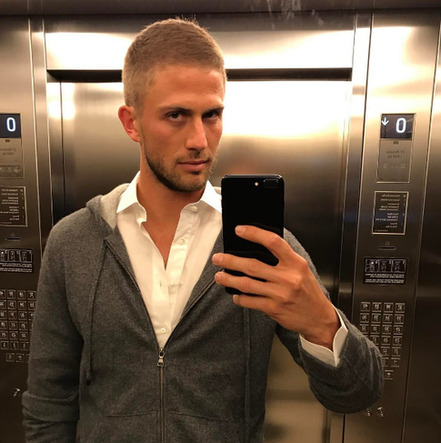 Алекс Смерфит показал лицо новой возлюбленной