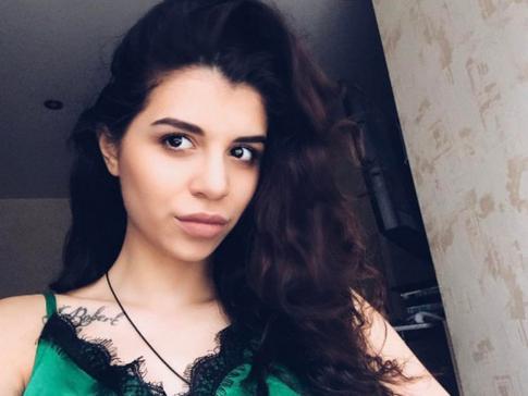 «Дом−2»: Гобозова снова разводится с мужем