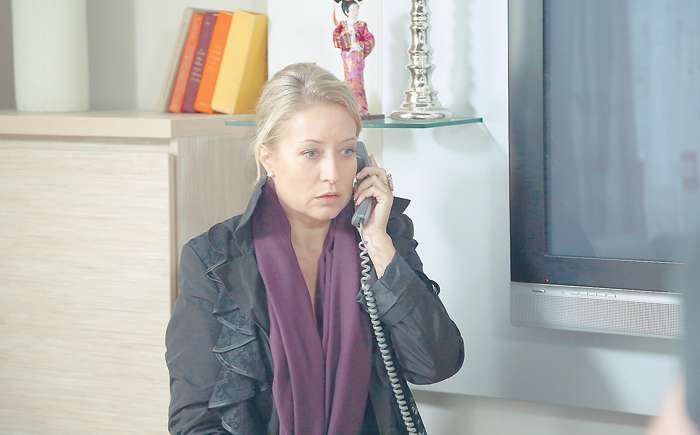 Алиса Признякова сыграла в сериале психолога, который пытается помочь другим, но не может разобраться со своими проблемами