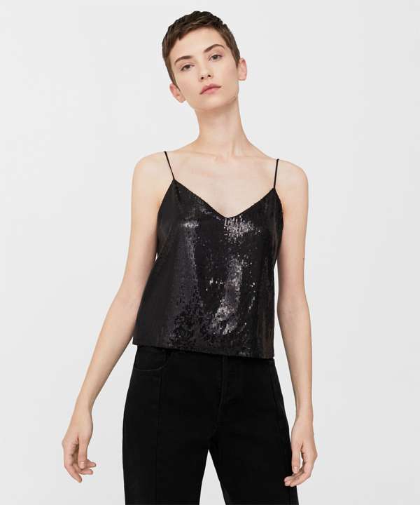 Блеск должен быть ярким акцентом, а не определять весь образ