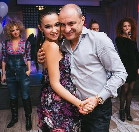 Михаил Турецкий вручил Госдиплом дочери