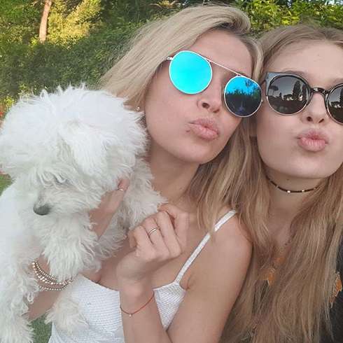 Где мама, а где дочь?