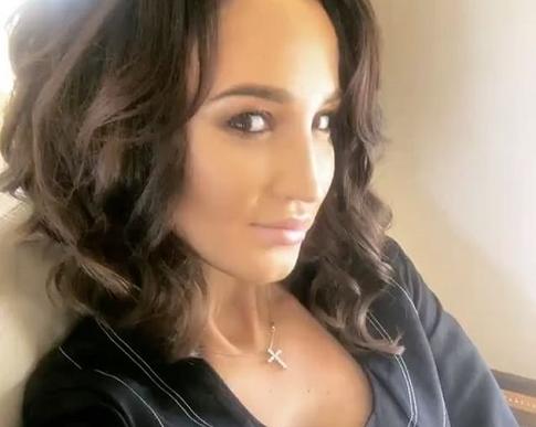 Бузова слетала во Францию