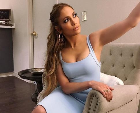 Дженнифер Лопес без прически и макияжа