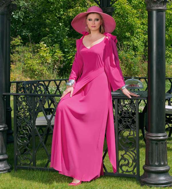Цвет “розовый тысячелистник” - на пике популярности, как и все оттенки розового