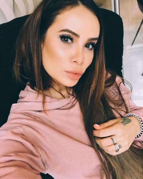 Айза Анохина