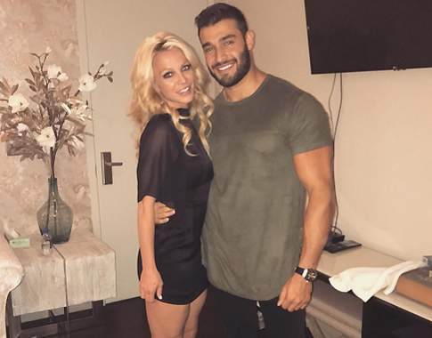 Молодой избранник Бритни Спирс отказался на ней жениться