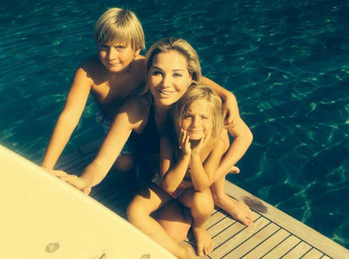 Мария Максакова с детьми