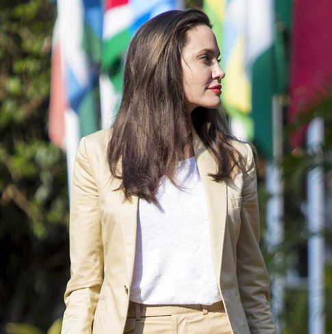 Джоли устроила детям день рождения в «Диснейленд»