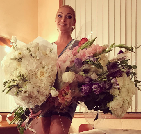 Ухажер сделал Волочковой предложение в Крыму