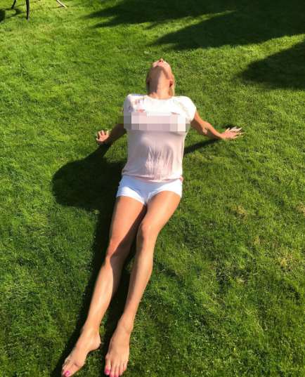 Волочкова дразнит фолловеров откровенным снимком