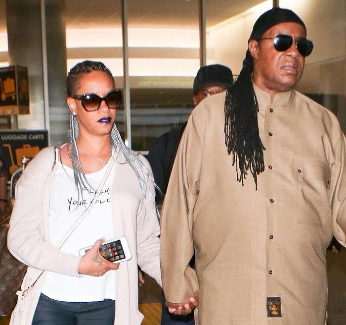 Томика Робин Брэйси и Стиви Уандер