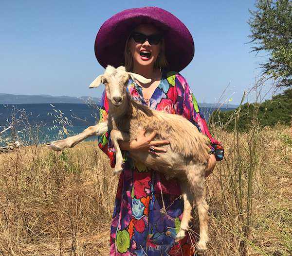 Лена Ленина обнаружила козленка