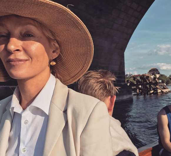 Своей музой Тарантино называет Уму Турман, хотя снял ее всего в двух фильмах: «Криминальное чтиво» и «Убить Билла»