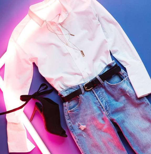 Универсальный вариант - с джинсами