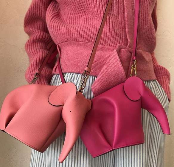 Этим летом выбирайте сумки ярких цветов и необычных форм