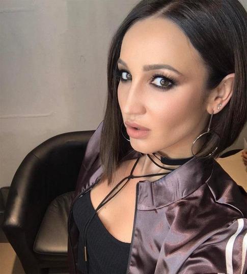 Бузова делила жилплощадь с соседом-алкоголиком