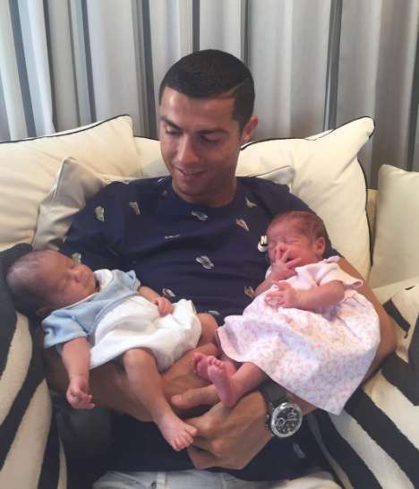 КРИШТИАНУ РОНАЛДУ с детьми