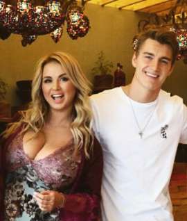 Анна Семенович и Алексей Воробьев