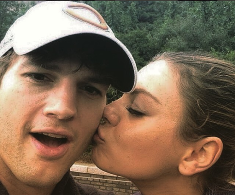 Эштон Катчер и Мила Кунис вместе с детьми посетили спортивное соревнование