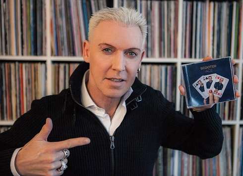 Солист группы Scooter