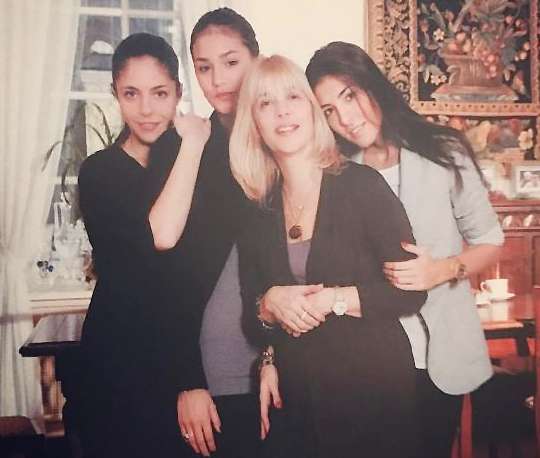 Вера Глаголева с дочерьми