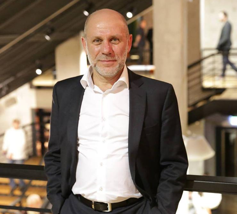 Экс-глава «Гоголь-центра» надеется на поддержку мирового театрального общества