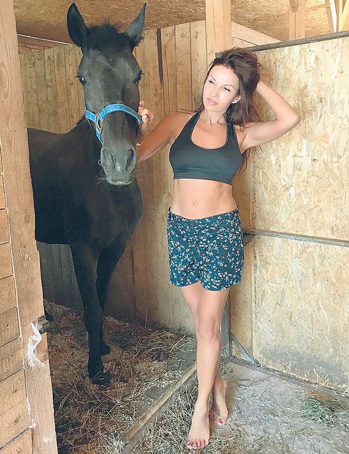 Эвелина Бледанс